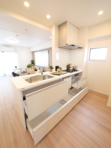 ライオンズマンション上馬第２ 501号室：キッチン収納