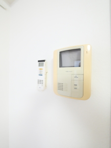 アクレイム三軒茶屋101号室：TVモニター付きインターホン