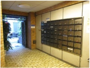 メゾン・ド・リベラル:集合ポスト