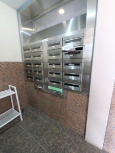 ワイズスクエアー:集合ポスト